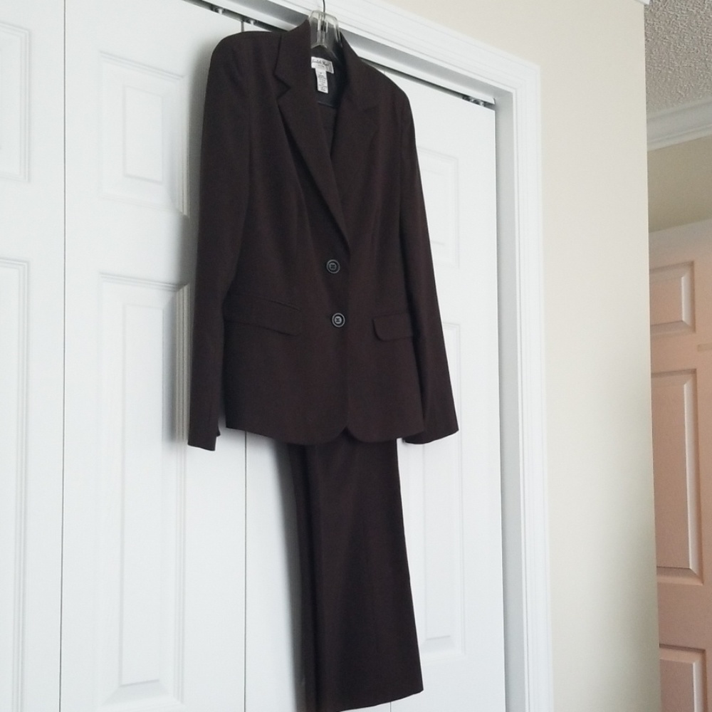 Women's suit